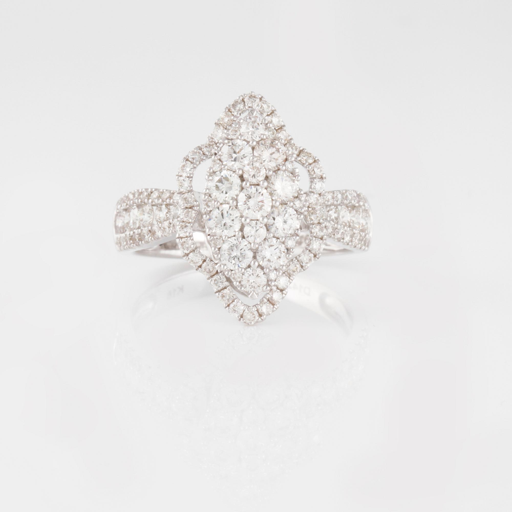 RING, med 99 briljantslipade diamanter, 1.43 ct.