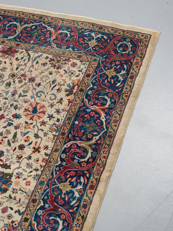 A CARPET, an antique/semi-antique Sivas/Sparta, ca 357-361 x 274-277 cm.
