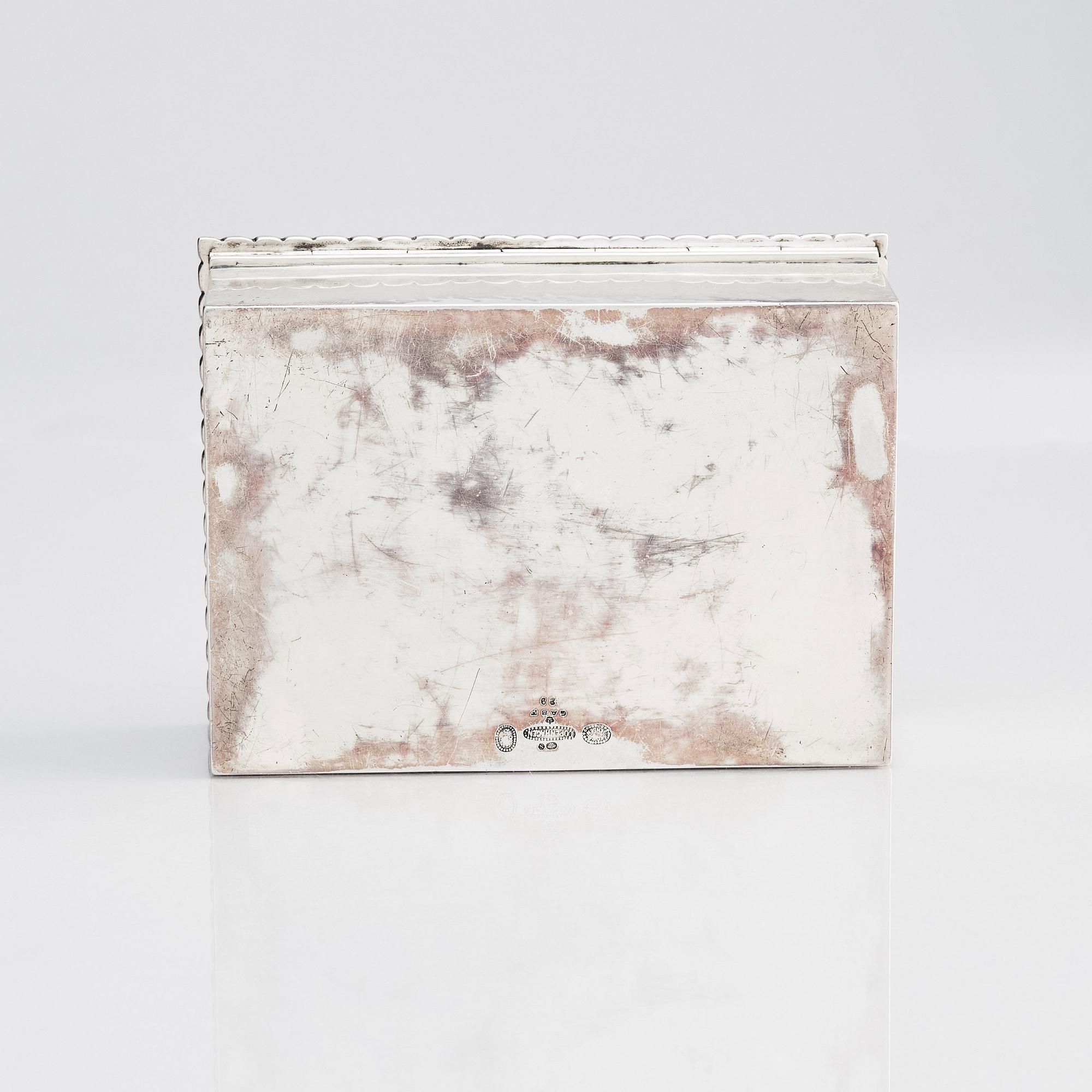Georg Jensen, an 830/1000 silver box, Copenhagen 1915-1919, design nr 39, Swedish import marks GAB F.