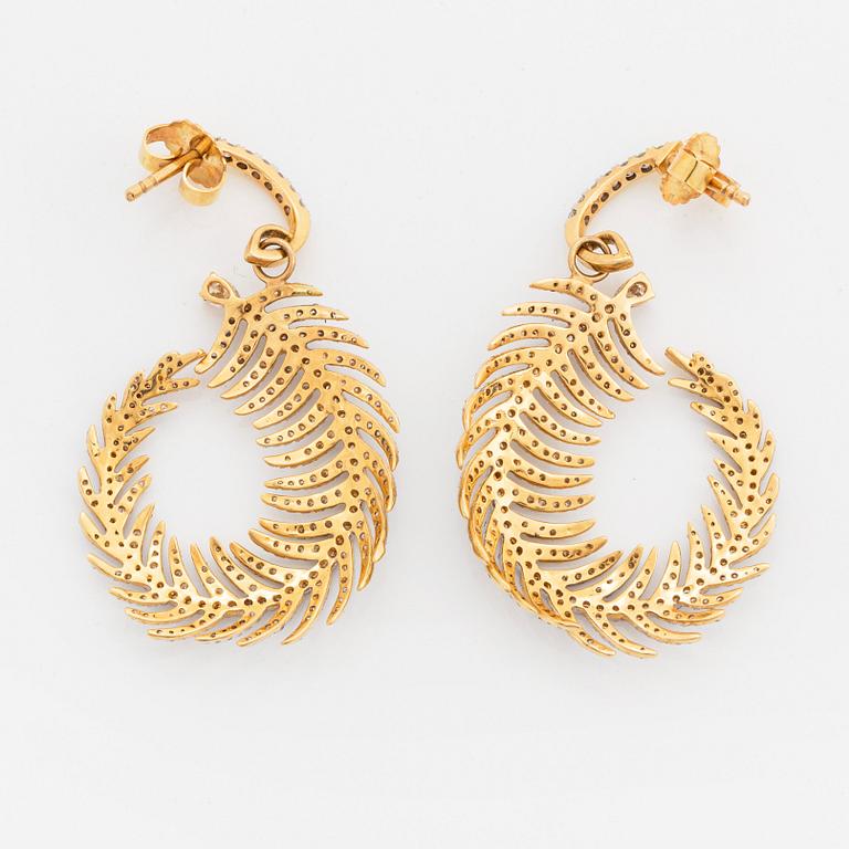 A pair of Ebba Brahe feather earrings.