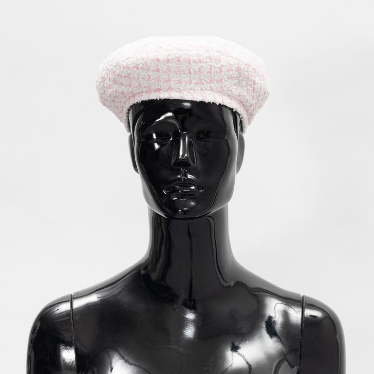 Chanel, a cotton mix bouclé beret, size S.