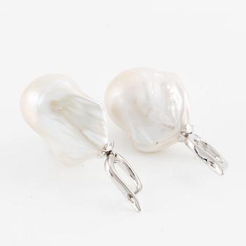 Earrings, a pair, 18K white gold with baroque cultured freshwater pearls and brilliant-cut diamonds.