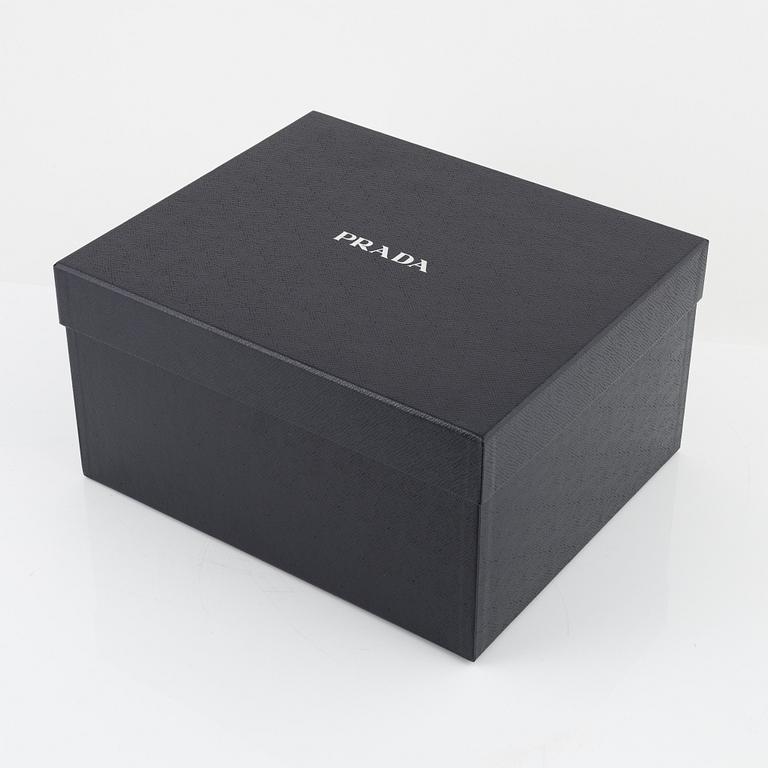 Prada, hatt "bucket hat", storlek S.