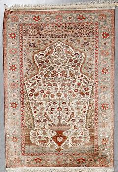 MATTA, Turkisk silke, ca 167x119 cm.
