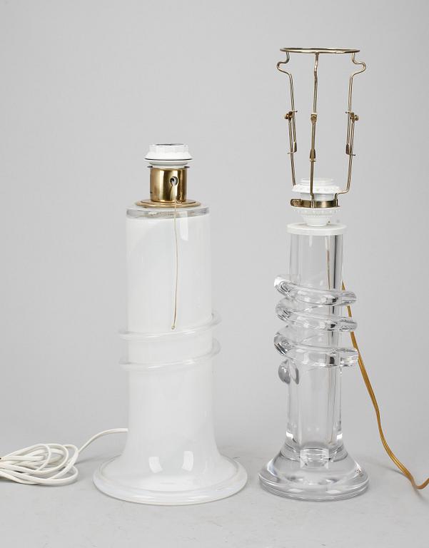 BORDSLAMPOR, 2 st, glas, Kosta, samt Studio Åhus, 1900-talets andra hälft.
