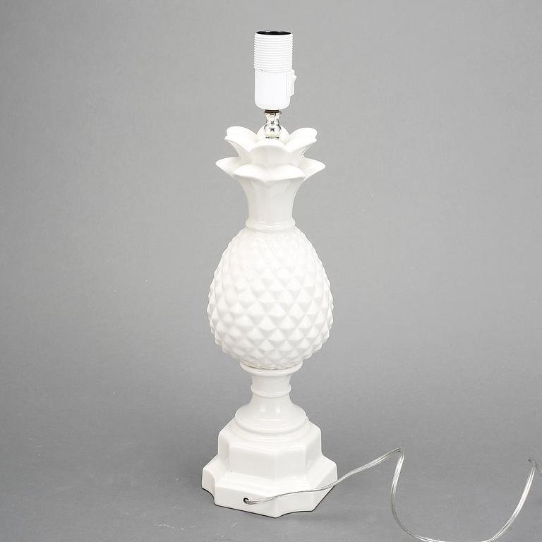 BORDSLAMPA, porslin, Italien, 1900-talets andra hälft.
