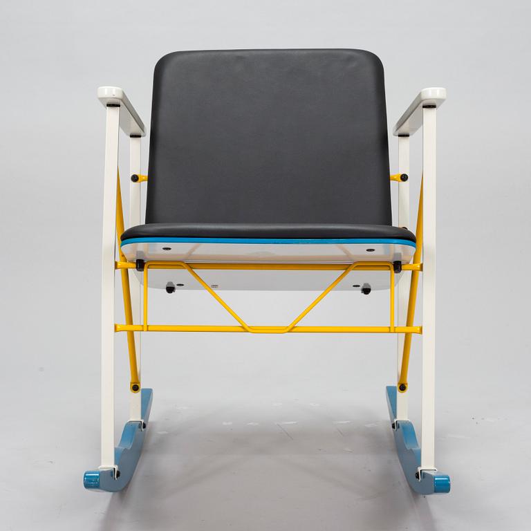 Yrjö Kukkapuro,  gungstol, "A509", Avarte 1980-tal.