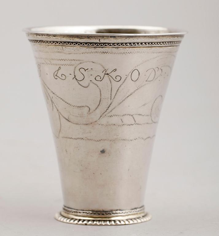 BÄGARE, silver, Paul Zachun, Norrköping 1722-1750. Vikt ca 90 g.