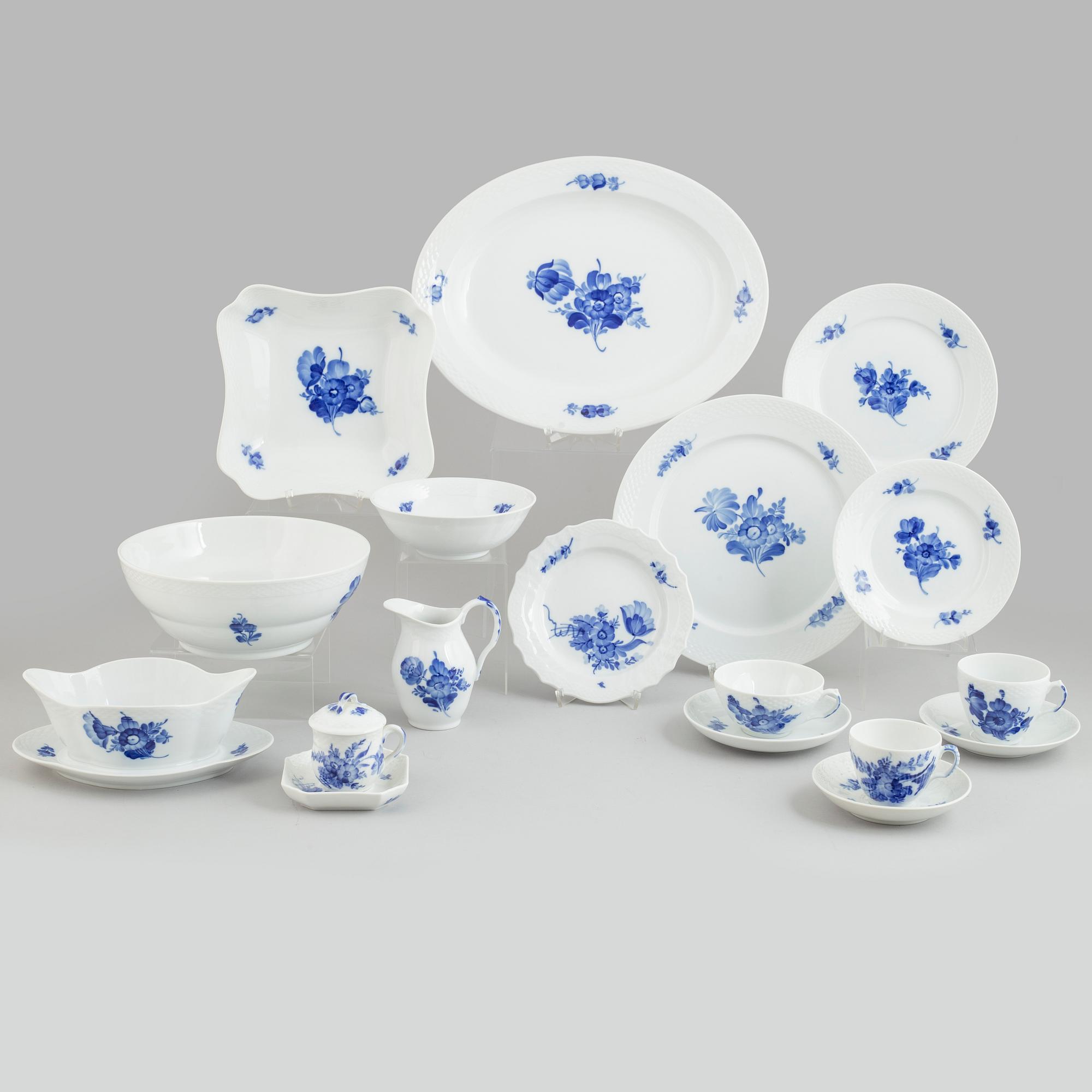 A 103 piece porcelain service, 'Blå blomst', Royal Copenhagen, Denmark.