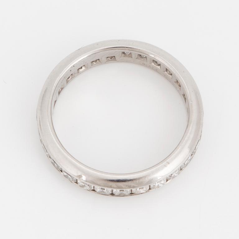 TIFFANY Lucida diamond eternity band ring, platinum.