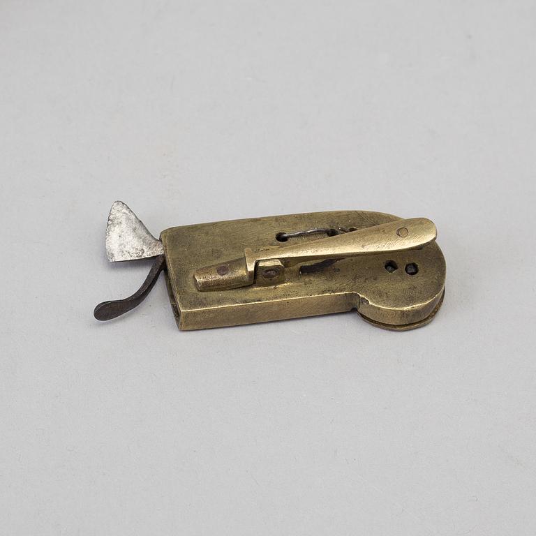 AN 18TH CENTURY BRASS PHLEEM.