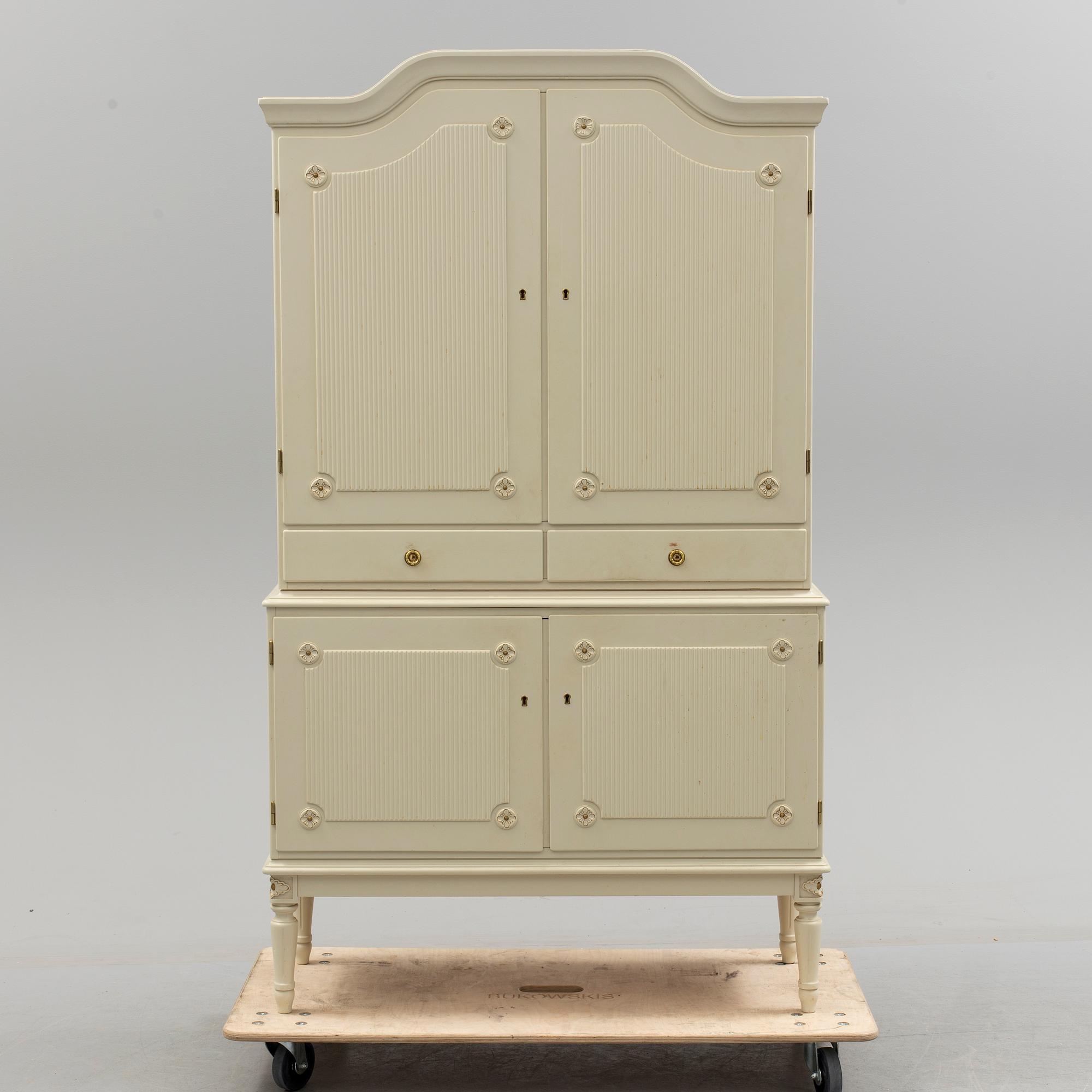 SKÅP, gustaviansk stil, 1900-talets slut.