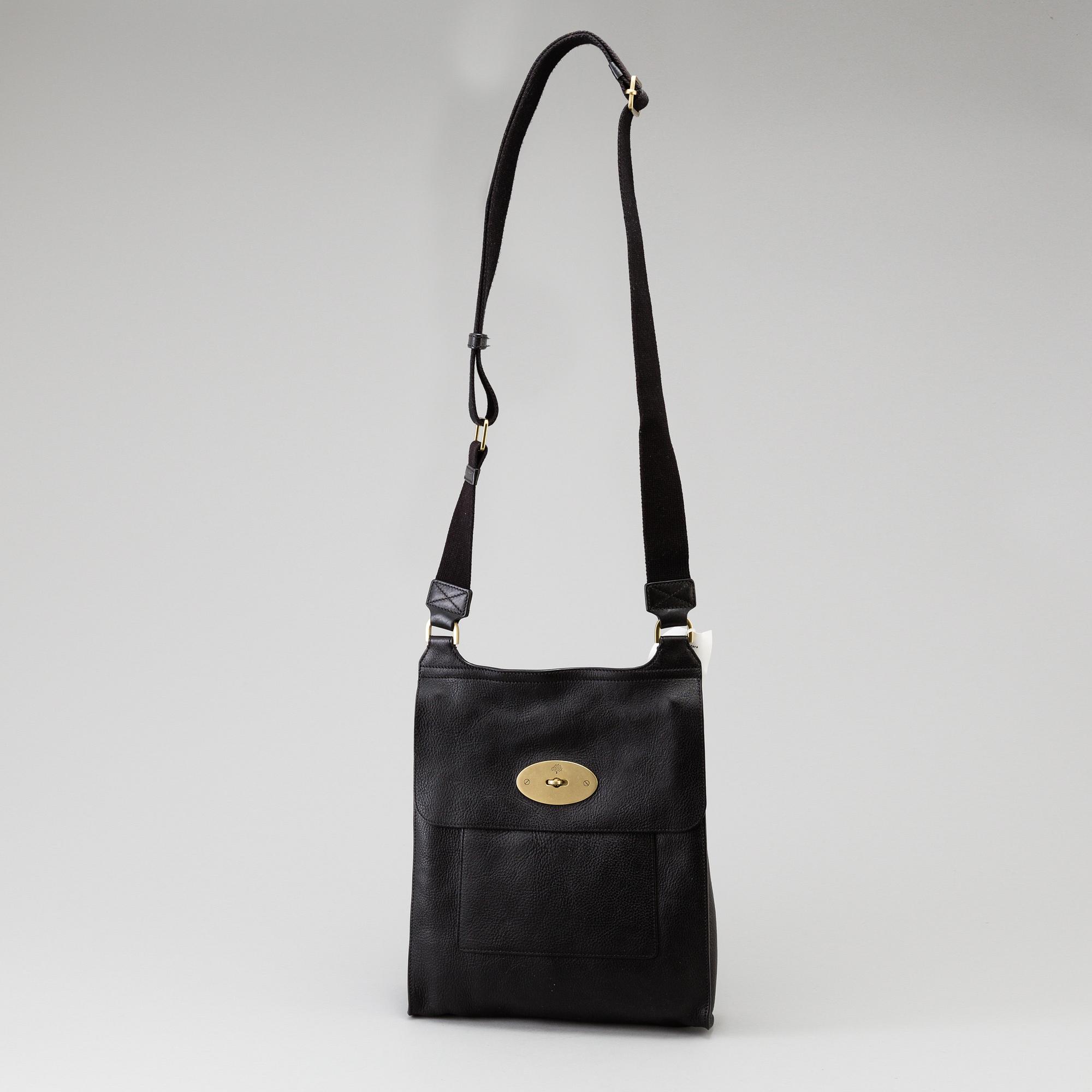 A Mulberry "Anthony Messenger Black" shoulder bag.
