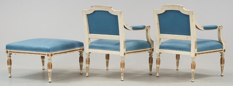 A late Gustavian circa 1800 duchesse brisée.