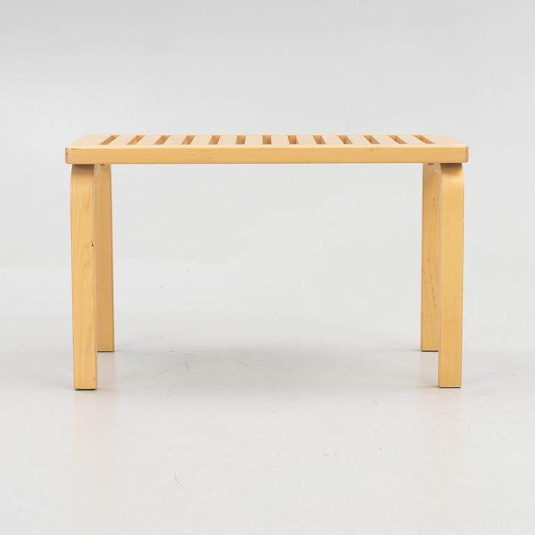 Alvar Aalto, bänk, 153B, Artek, 2004.