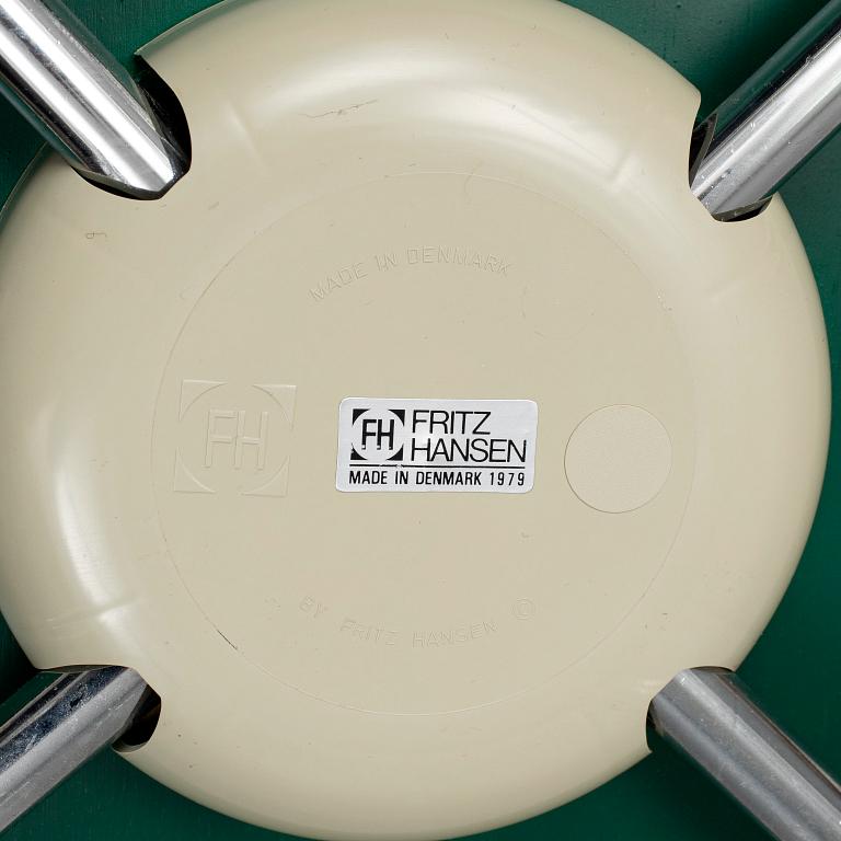 ARNE JACOBSEN, three 'Series 7' chairs from Fritz Hansen, Denmark, 1979.