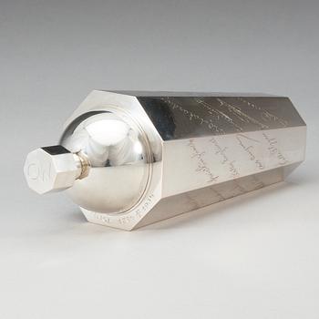 A Wiwen Nilsson silver cocktail shaker, Lund 1934.