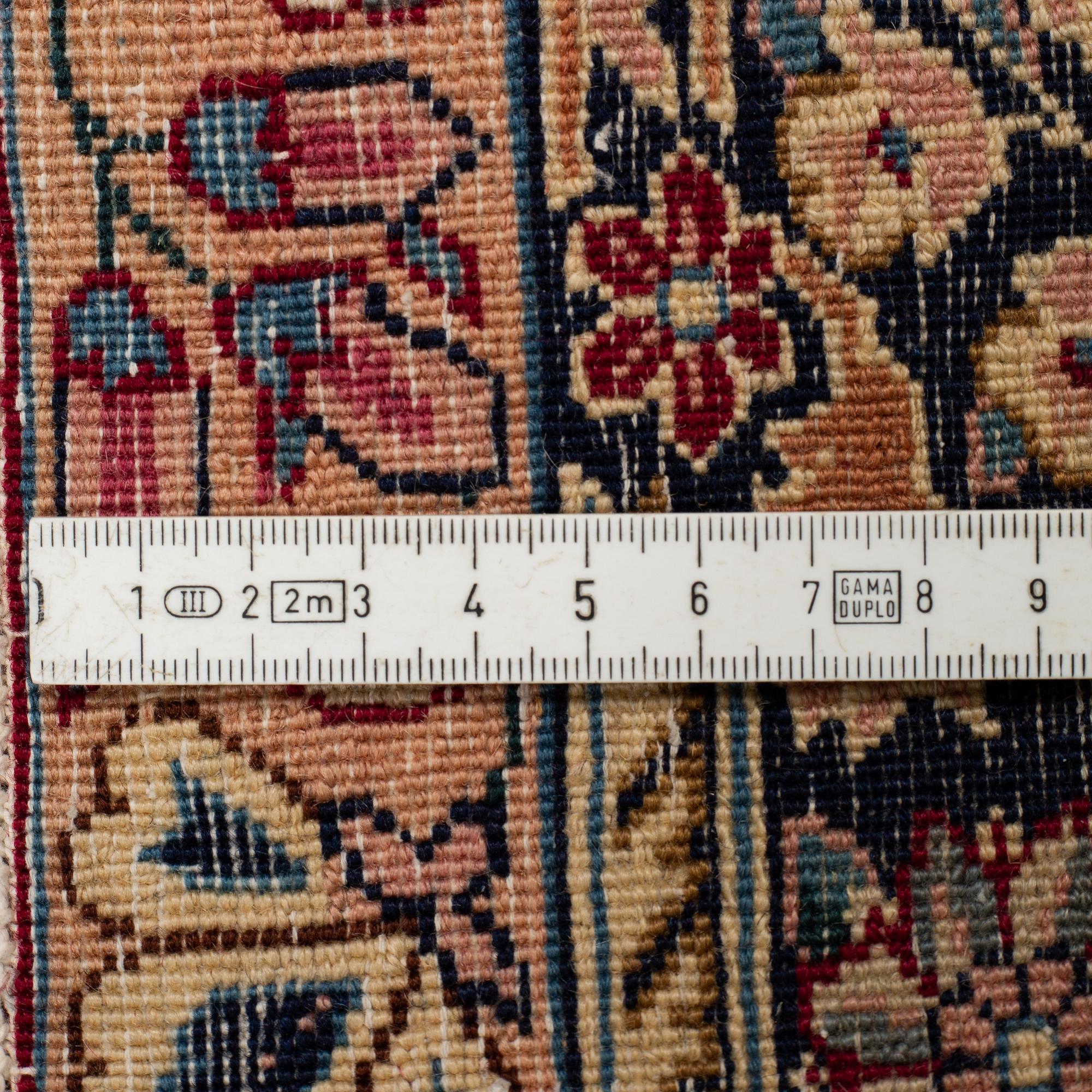 MATTA, semiantik Kirman, ca 238 x 145 cm.