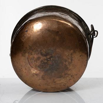 A set of three Swedish copper cauldrons, 18th / early 19th century.