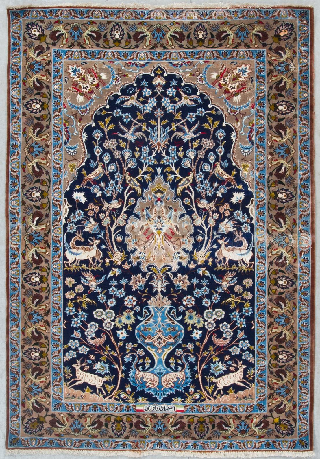 MATTA, Isfahan, 1900-talets slut. Figural. Signerad. Ca 152 X 106 cm.