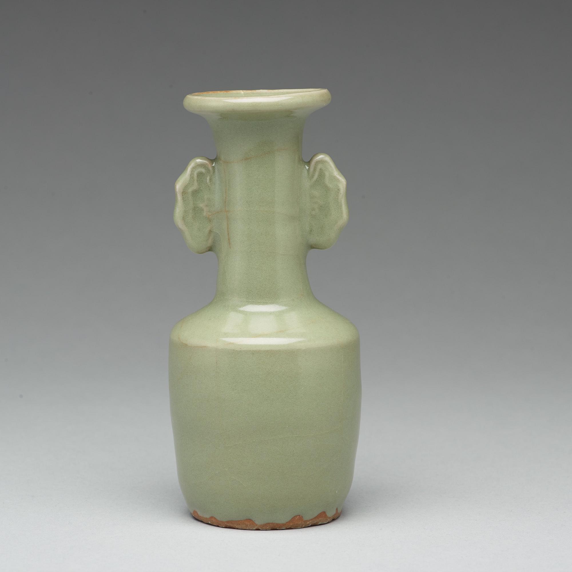 A mallet shaped celadon glazed vase, Yuan/Ming dynasty.