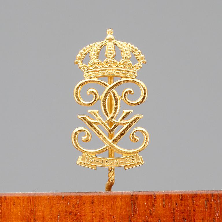 KUNGLIGT FOTOGRAFI, egenhändigt signerad och daterad 1944 av Kung Gustav V.