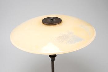 A 1930s PH-3 table lamp, designed by Poul Henningsen.