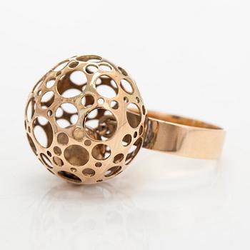 Liisa Vitali, a 14K gold ring, "Ladybug", Aatos Hauli, Helsinki 1969.