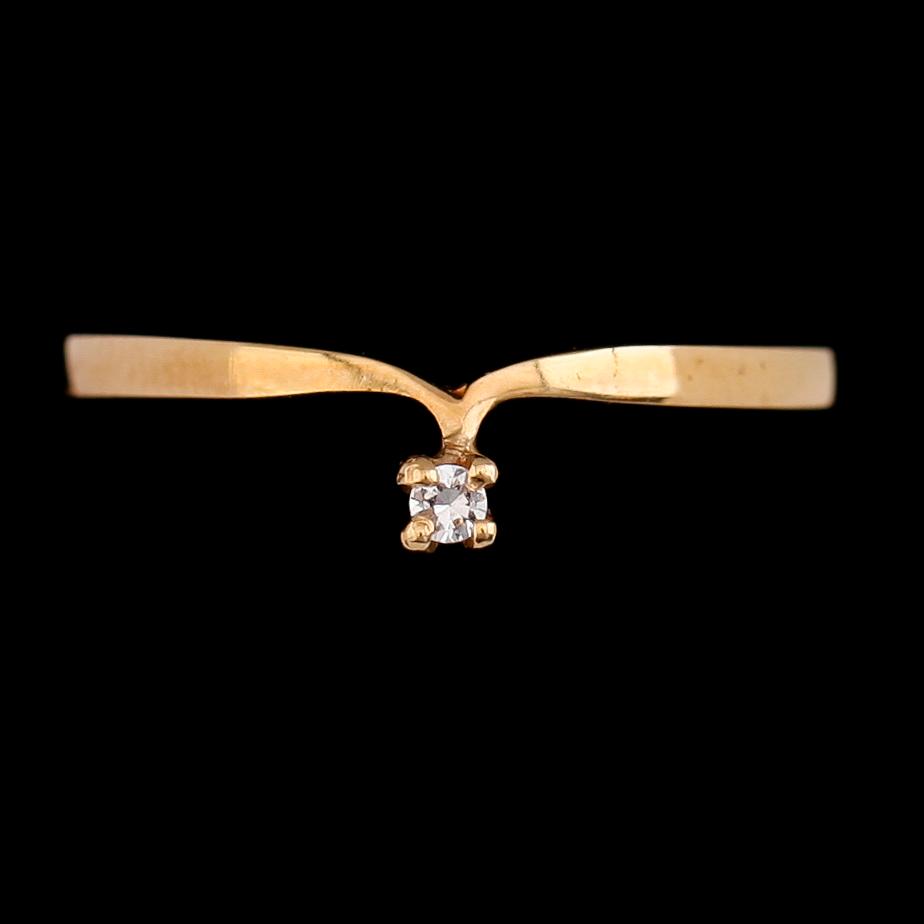RINGAR, 6 st, 18 k guld med olika stenar. Total vikt ca 5 gram.