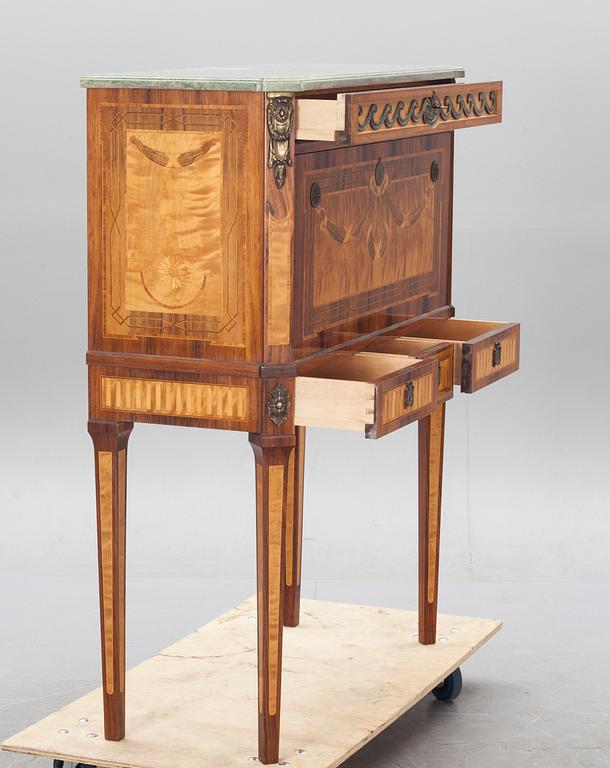 SEKRETÄR, gustaviansk stil, 1900-talets andra hälft.