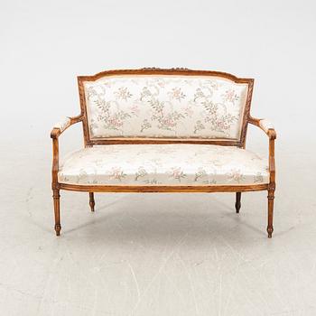 Soffa Louis XVI-stil 1900-talets första hälft.