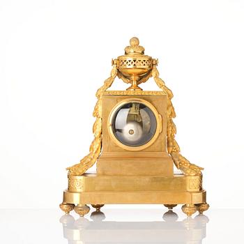 Bordspendyl, Parisarbete, 1800-talets första hälft, Louis XVI-stil.