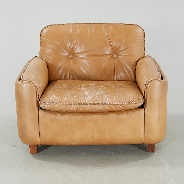 A lounge chair by Vatne Möbler, Norway, from the latter half of the 20th century.