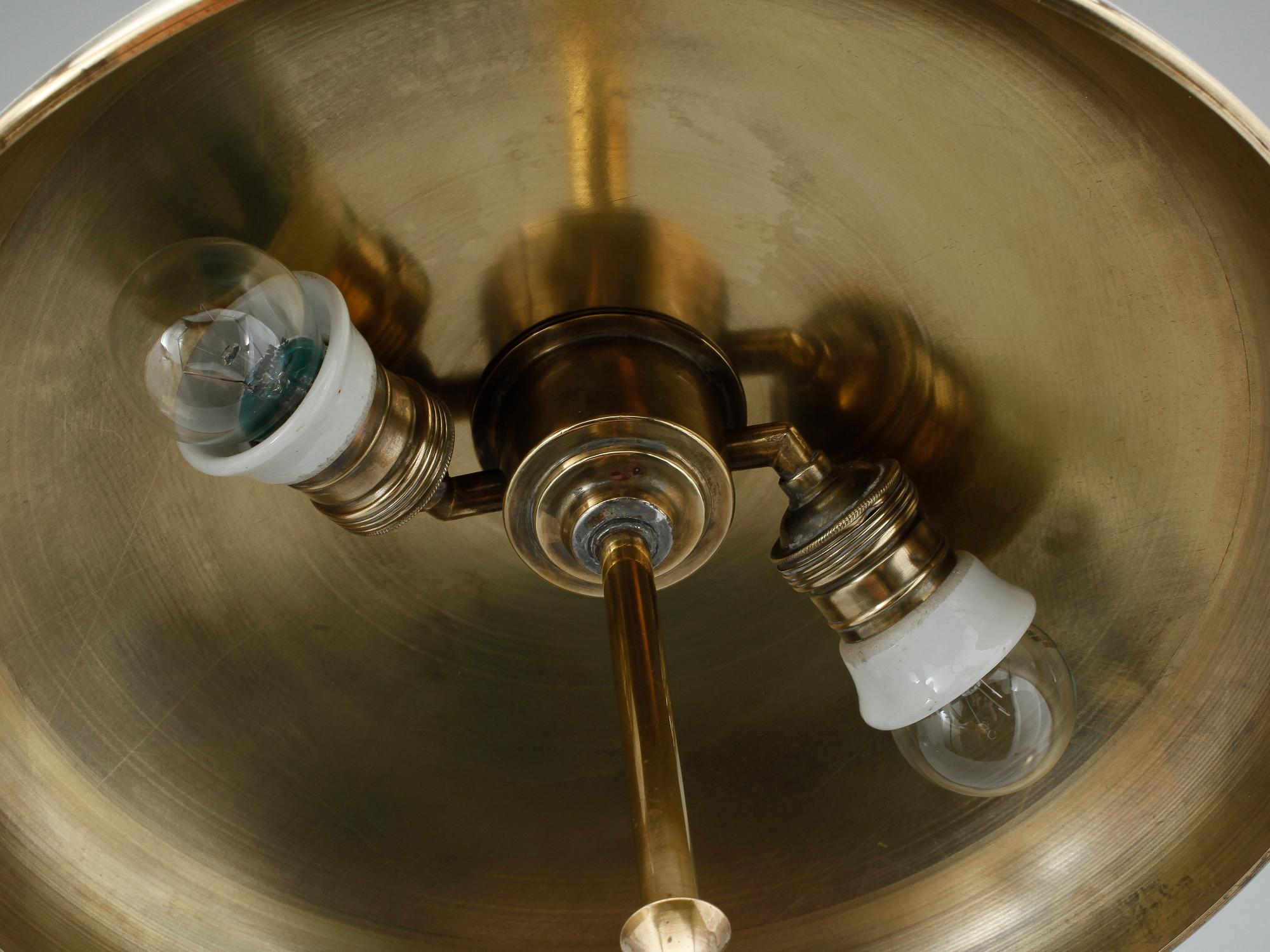 BORDSLAMPA, bl a mässing, 1940-tal.