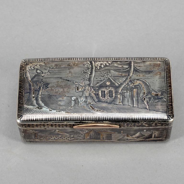 DOSA, silver, Ryssland, märkt H.A daterad 1834. 97 gram.