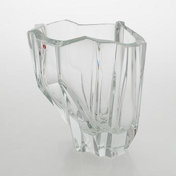 Tapio Wirkkala, vas, "Isberg", signerad Tapio Wirkkala 3825.