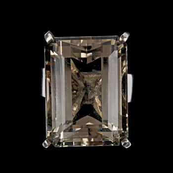 RINGAR, 2 st, silver med sten resp glas, 1975.