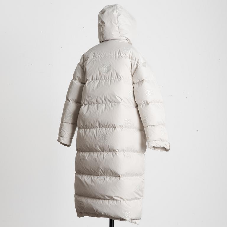 Chanel, down coat, size Fr 40.