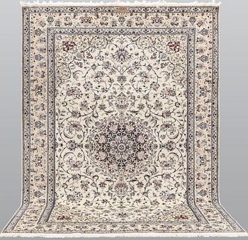 A part silk Nain carpet, so-called 6LAA, approx. 292 x 200 cm.