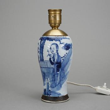 BORDSLAMPA, stengods. Kina, 1800-tal.