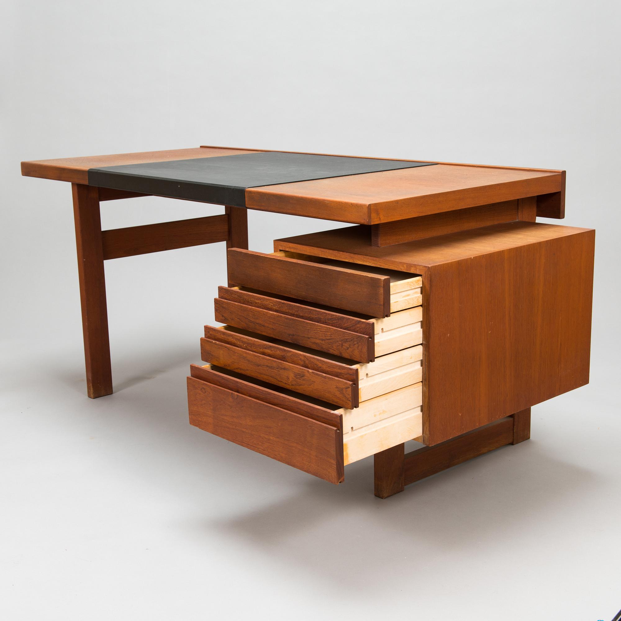 Olavi Hänninen, A 1960's 'Paletti' writing desk for HMN Huonekalu Mikko Nupponen, Lahti, Finland.