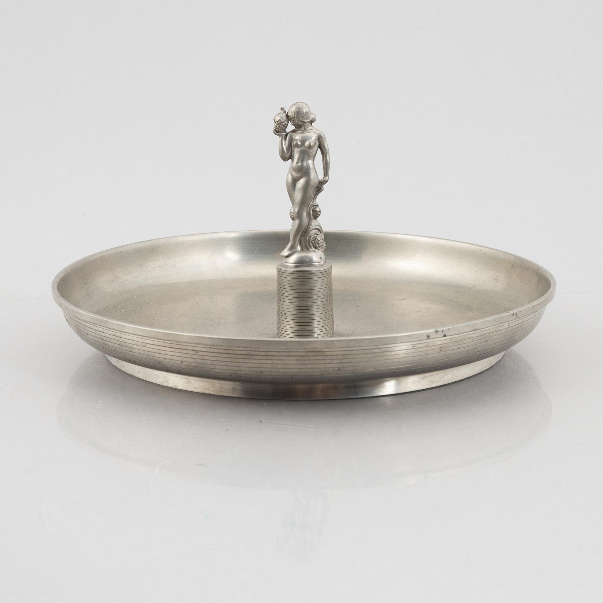 Sylvia Stave, tillskriven, skål, modell "5346", C.G. Hallberg, Stockholm, 1931.