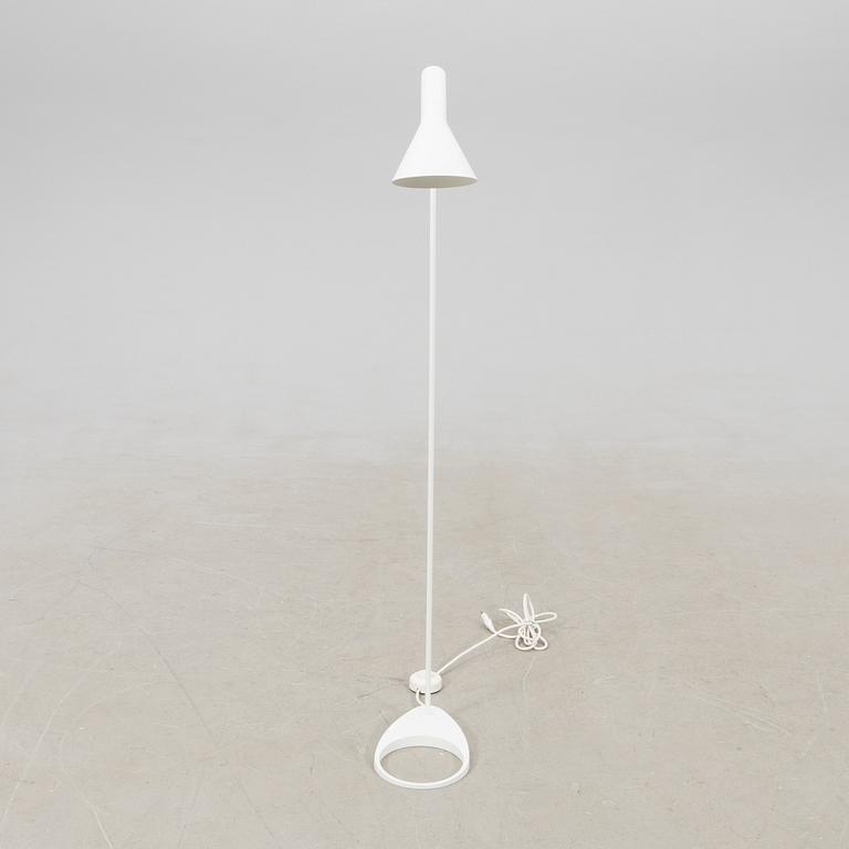 Arne Jacobsen, floor lamp AJ for Louis Poulsen, Denmark, 21st century.