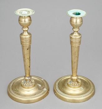 LJUSSTAKAR, ett par, mässing, 1800-tal.