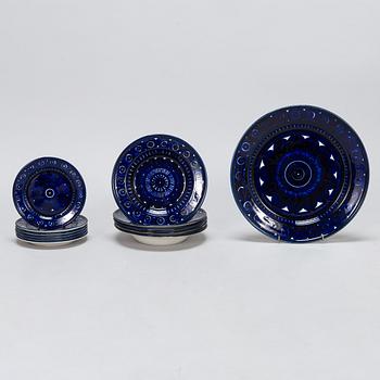 Ulla Procopé, astiasto 42 osaa, posliinia, "Valencia" Arabia.