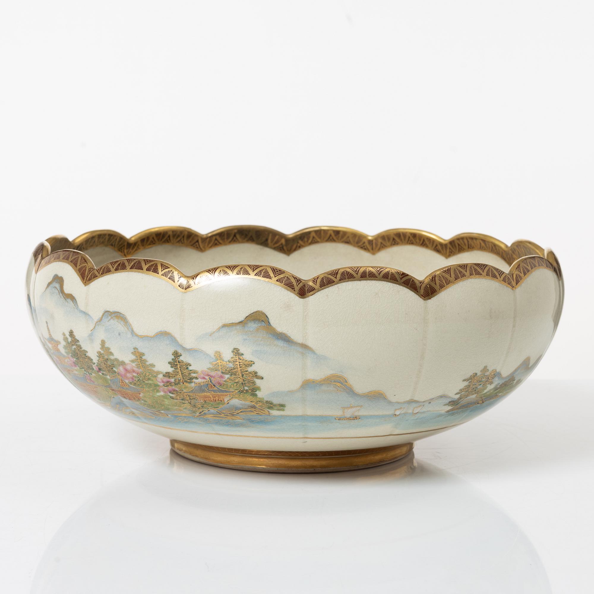 Bålskål, satsumagods. Japan, Meiji (1868-1912).