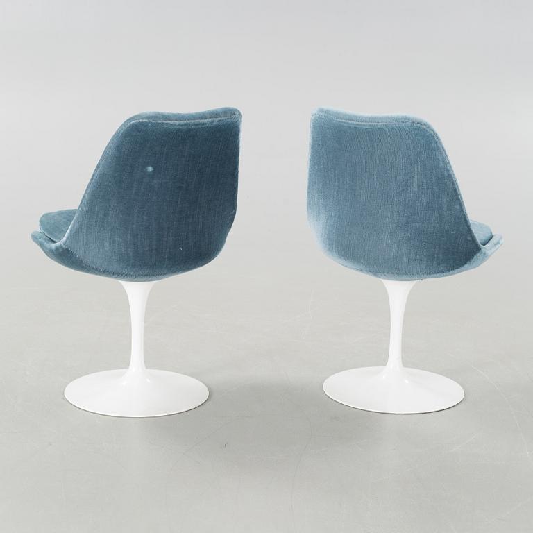 Two "Tulip" chairs by Eero Saarinen for Knoll international, second half of the 20th century.