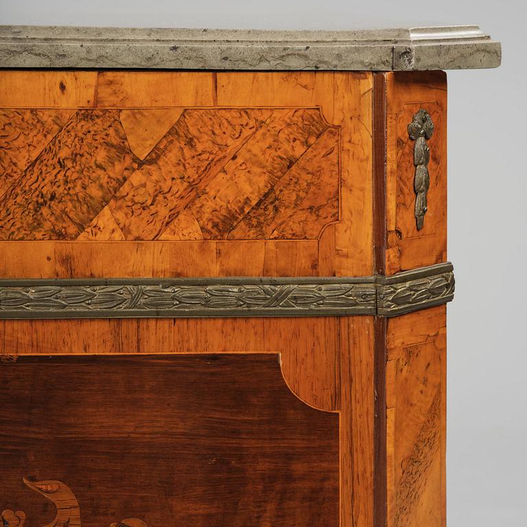 A Gustavian marquetry commode by A. Lundelius (master in Stockholm 1778-1823).
