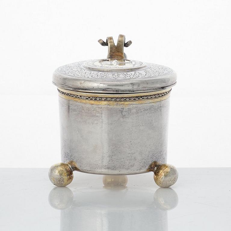 Magnus Myrman, miniatyrdryckeskanna, silver, Norrköping (verksam 1706-1730). Senbarock.