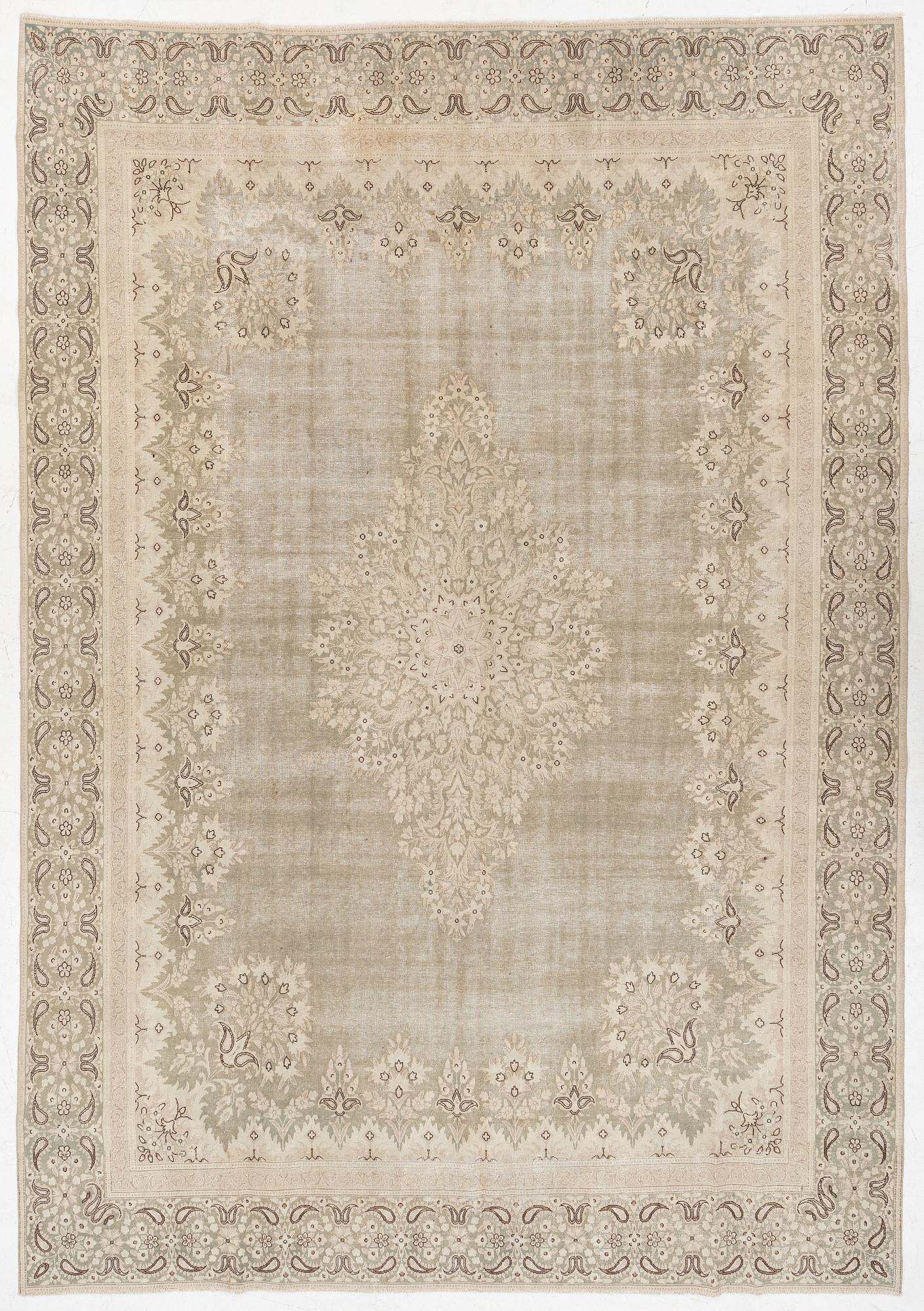 Rug, Vintage design, approx. 400 x 278 cm.